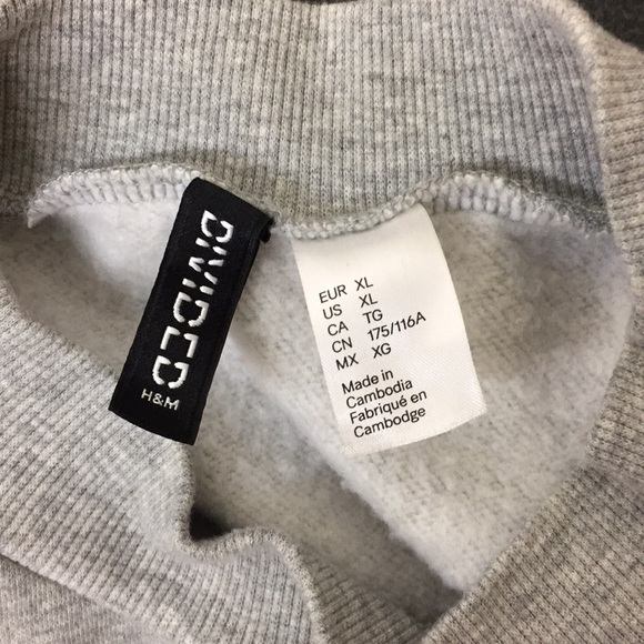 3/$35 H&M DIVIDED sweatshirt XL - Picture 3 of 7
